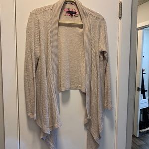 HAUTE MONDE long sleeve beige cardigan.